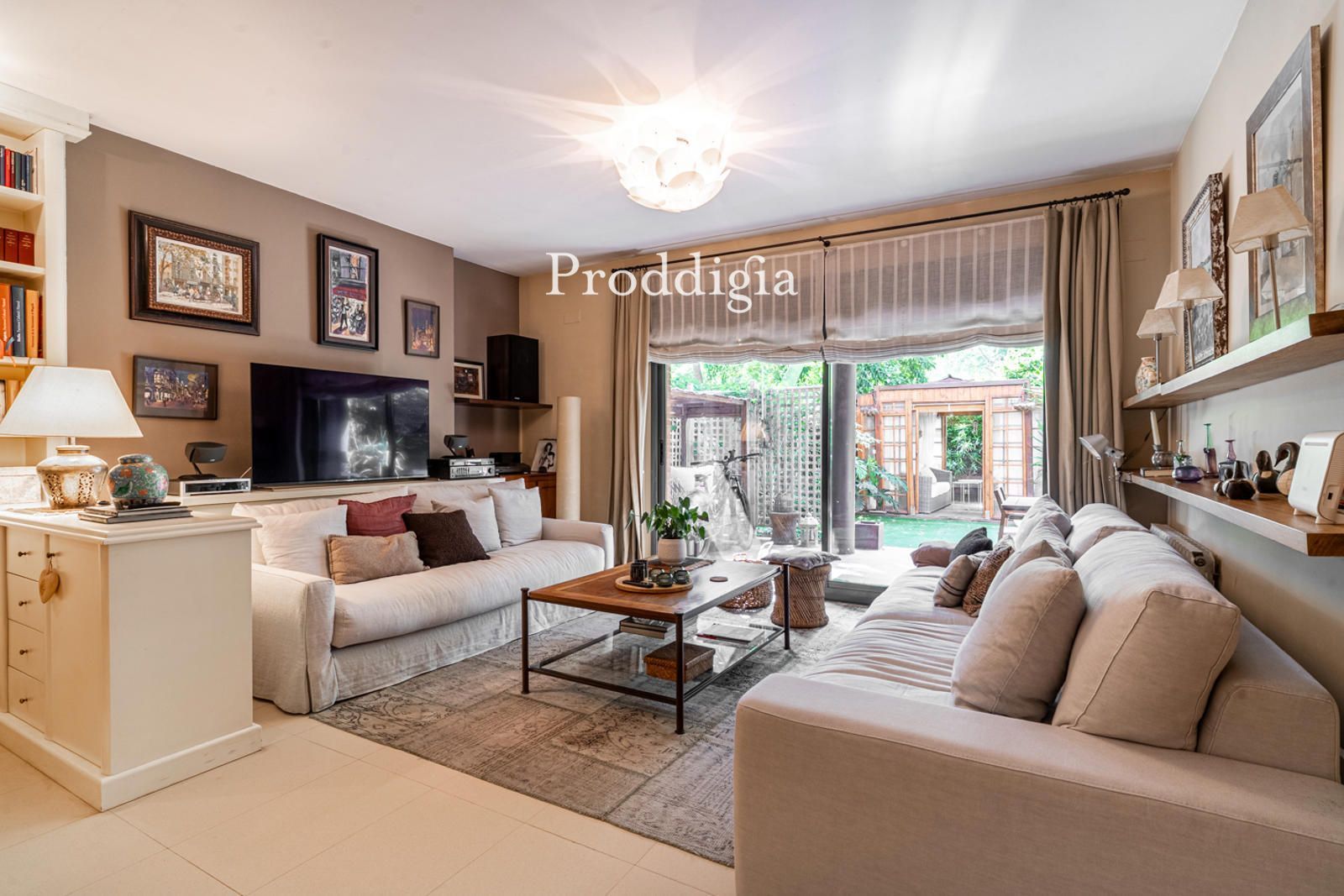 Living room of Flat for sale in Sant Cugat del Vallès  with Air Conditioner, Heating and Private garden