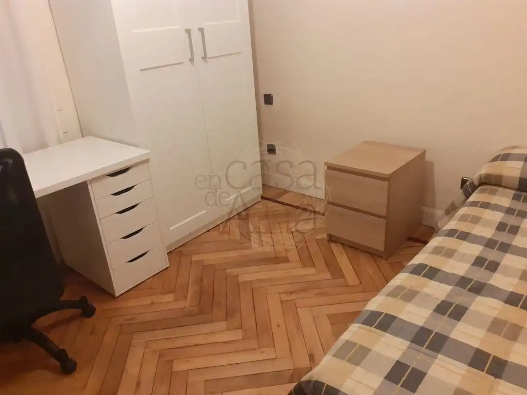 Habitación de Piso de alquiler en Bilbao  con Calefacción