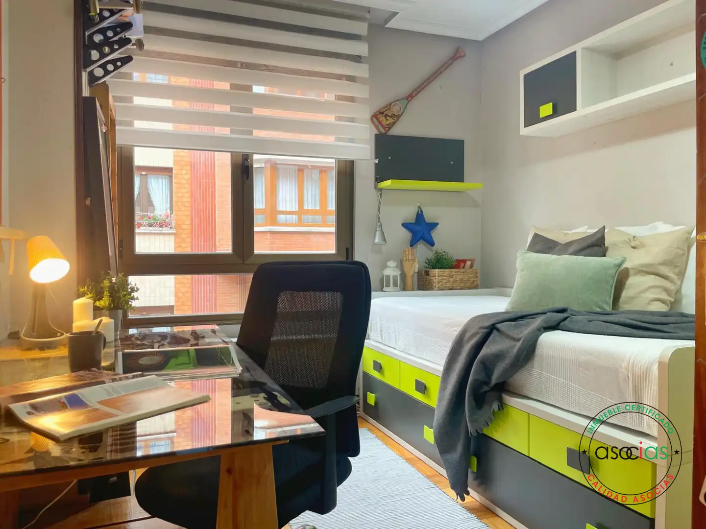 Schlafzimmer von Wohnung zum Verkauf in Gijón  mit Heizung, Parkett und Abstellraum