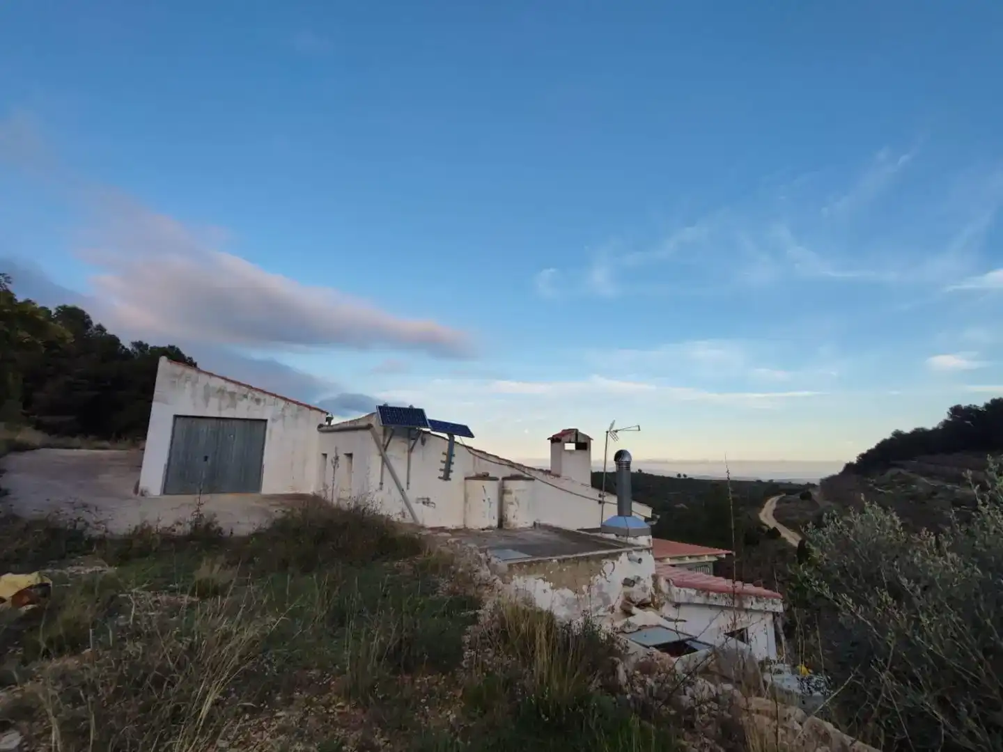 Vista exterior de Casa o xalet en venda en Sierra Engarcerán amb Balcó