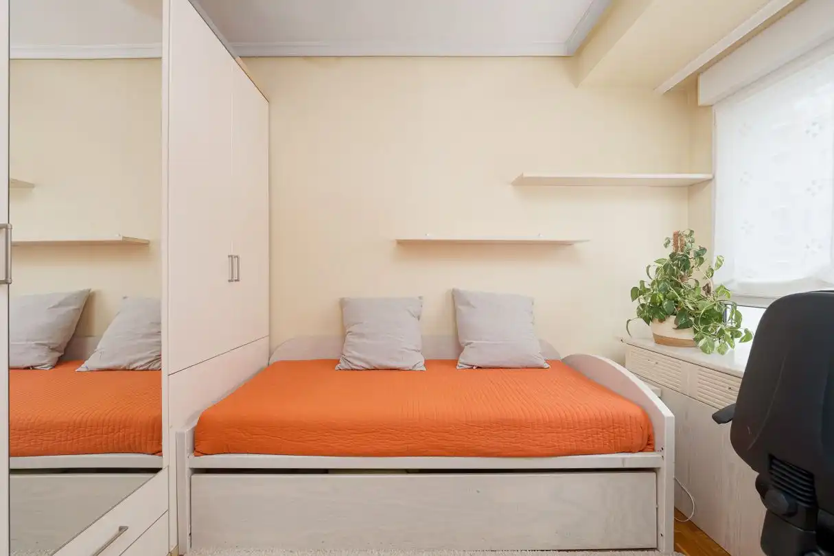 Habitación de Piso en venta en Donostia - San Sebastián  con Calefacción, Trastero y Amueblado