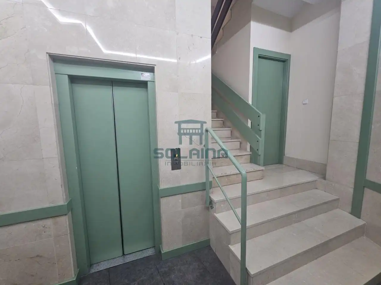 Wohnung zur Miete in Ourense Capital  mit Heizung, Parkett und Abstellraum