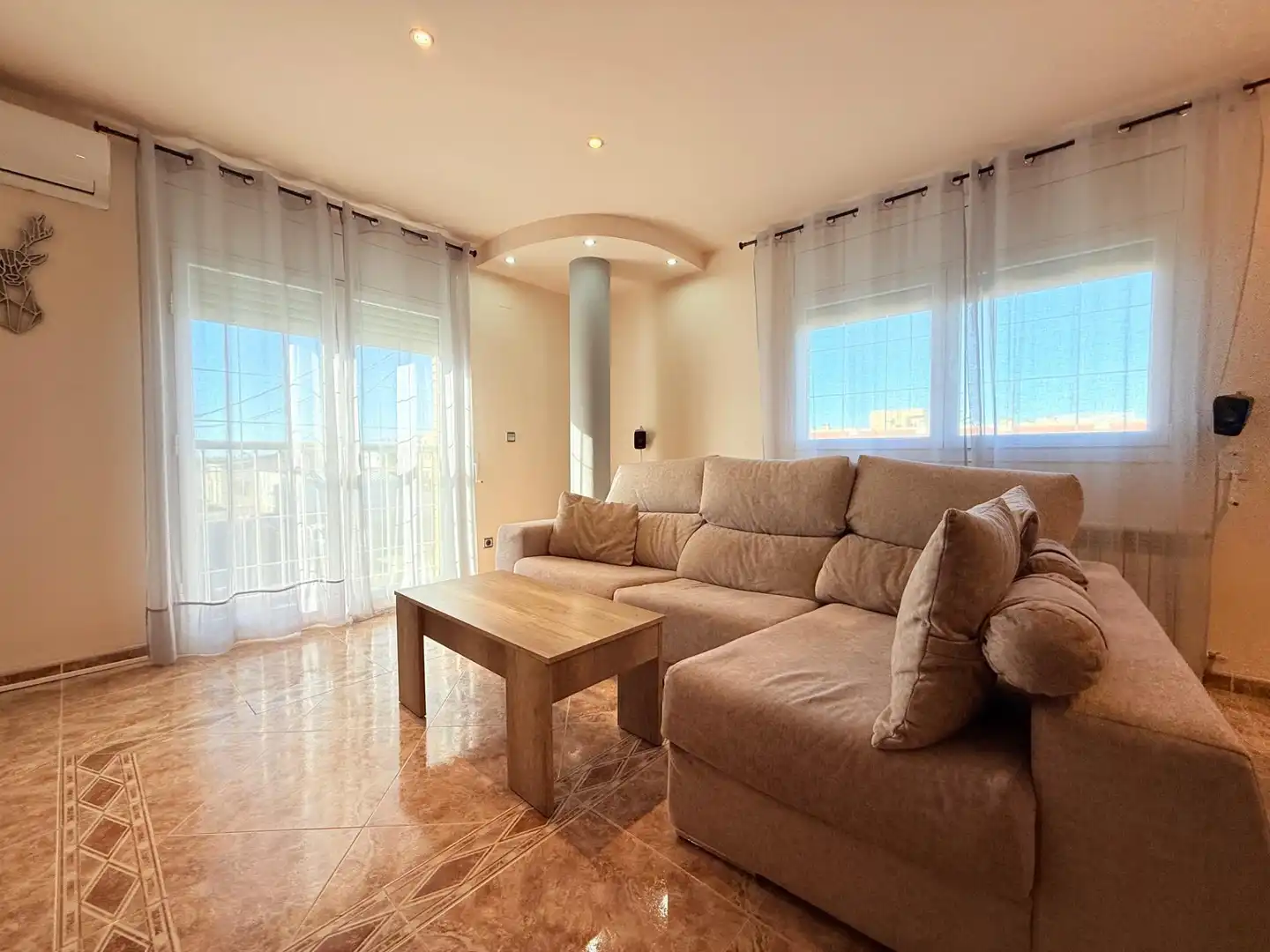 Wohnzimmer von Haus oder Chalet zum Verkauf in Sant Jaume d'Enveja mit Klimaanlage, Heizung und Terrasse