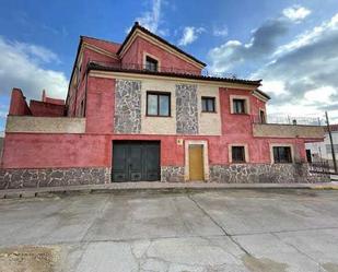 Exterior view of Building for sale in Montizón