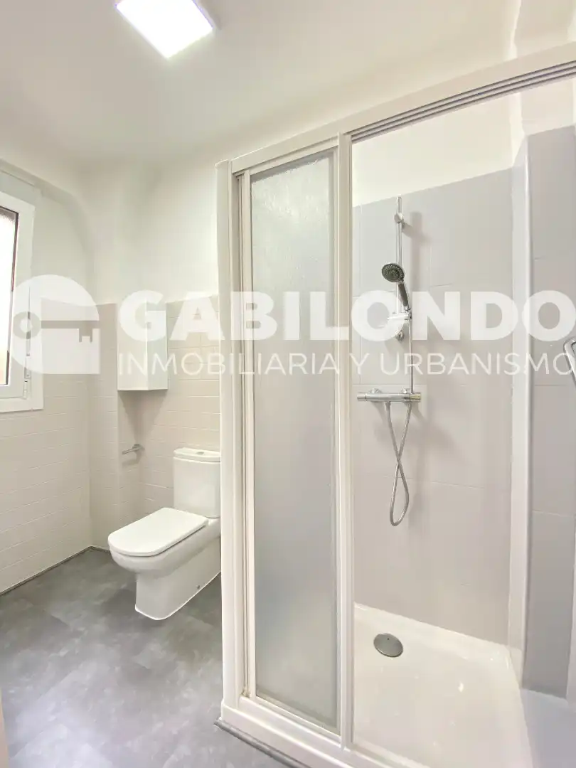 Baño de Piso en venta en Elgoibar con Calefacción, Horno y Lavadora