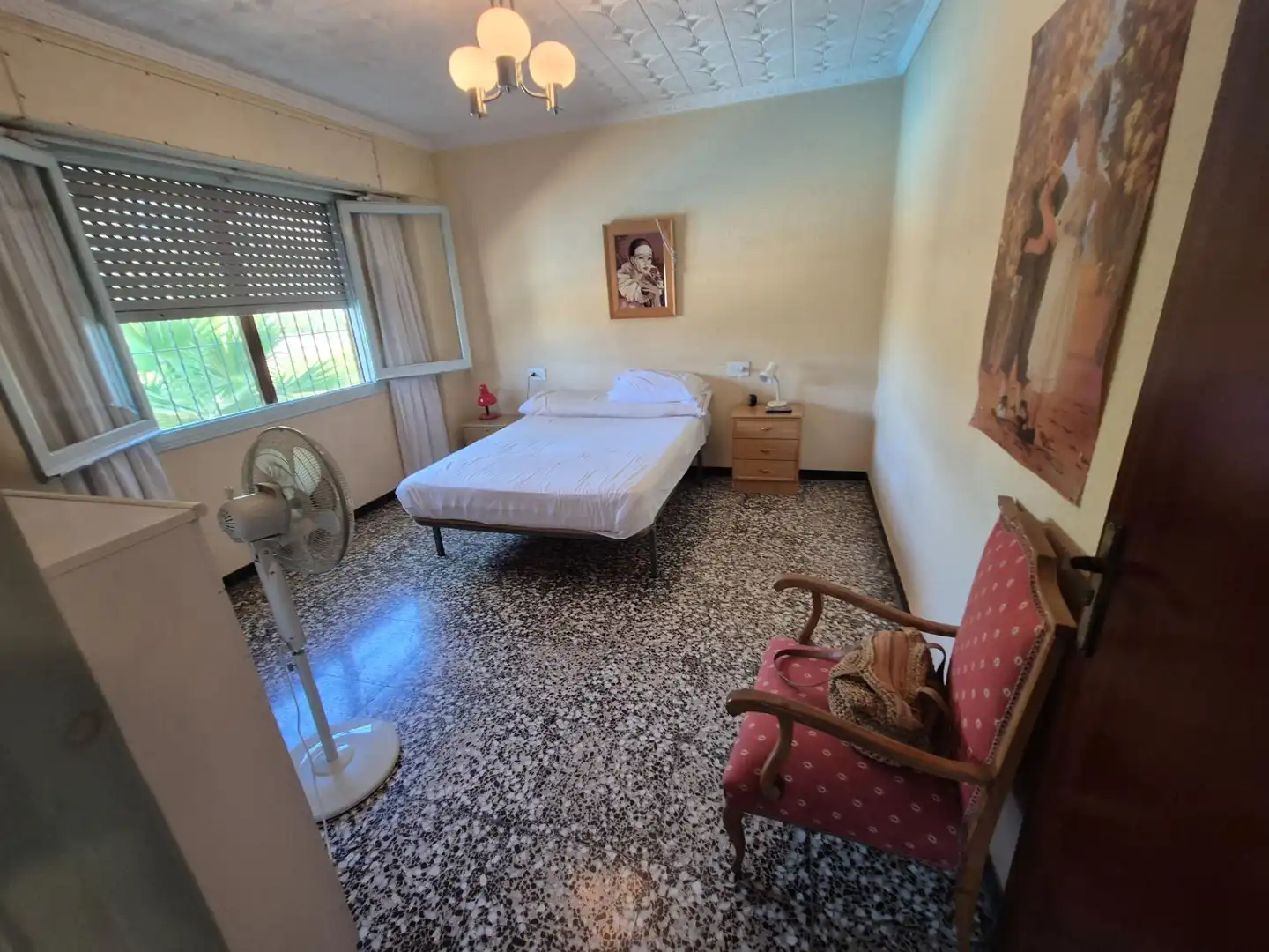 Dormitori de Casa o xalet en venda en Elda amb Jardí privat, Terrassa i Traster