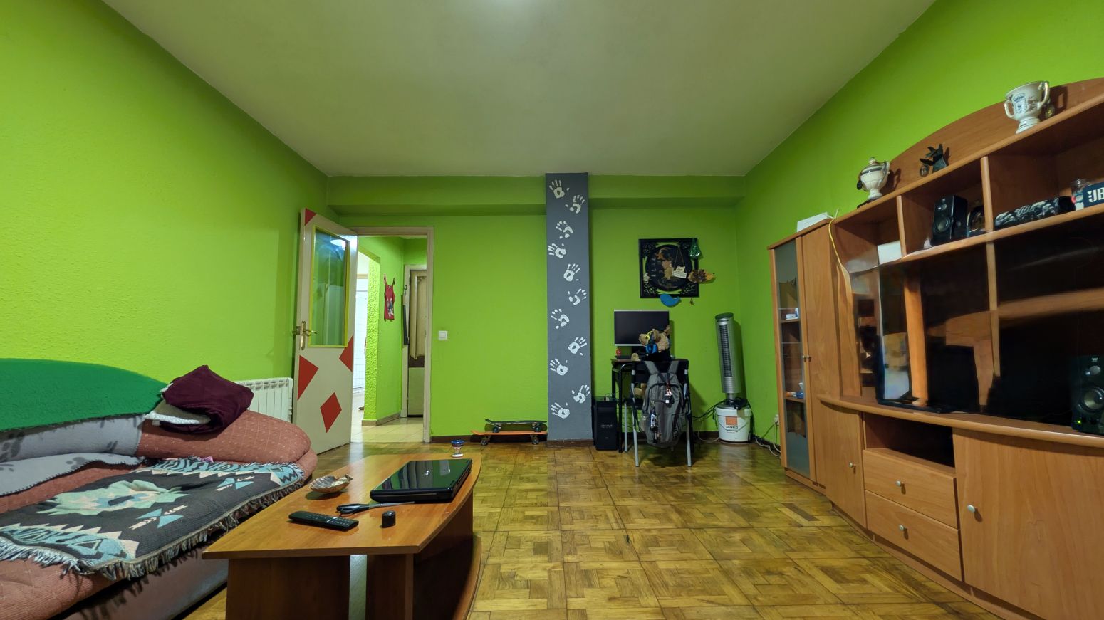 Sala d'estar de Pis en venda en Oviedo  amb Calefacció i Parquet