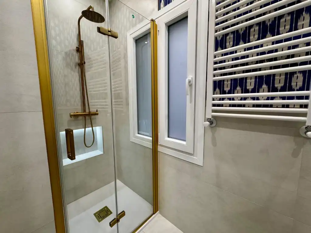 Baño de Apartamento en venta en Madrid