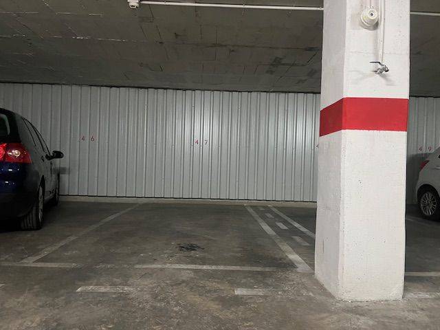 Garaje en Alquiler en La Calzada - La Florida