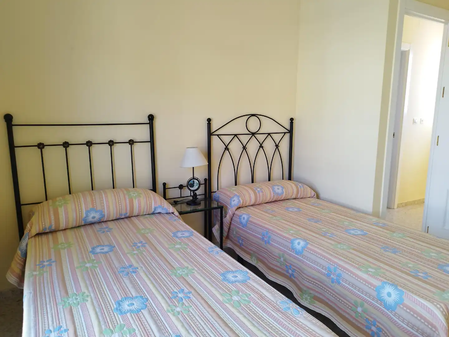 Casa aparellada en venda a Almadén de la Plata, imagen 26