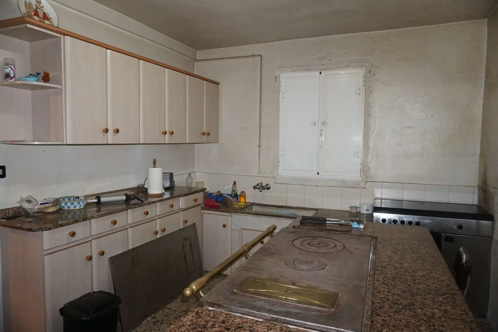 Cuina de Casa o xalet en venda en Melide amb Jardí privat