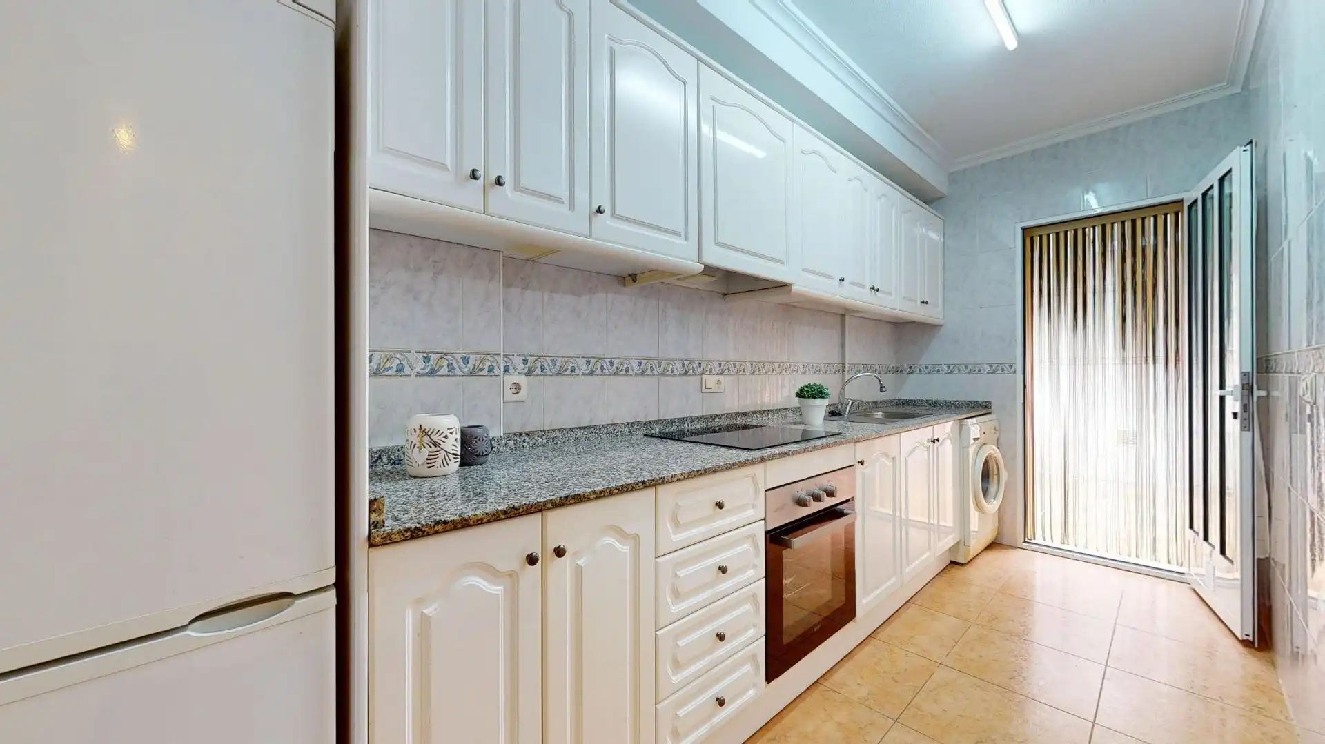 Terraced house with terrace for sale in Calle Calle Islas Malvinas, imagen 8