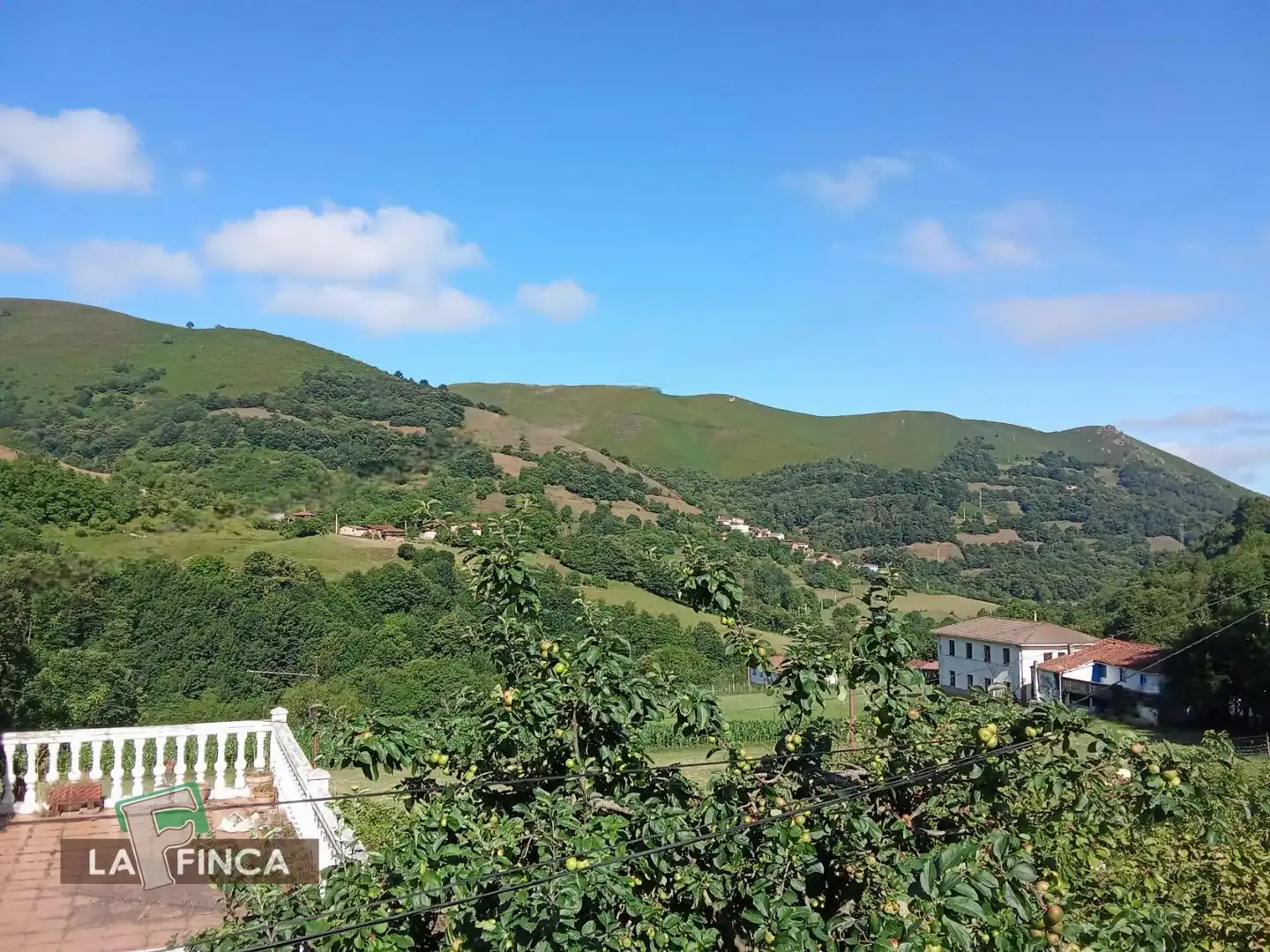 Exterior view of Houses for sale in Belmonte de Miranda  with Heating, Terrace and Storage room