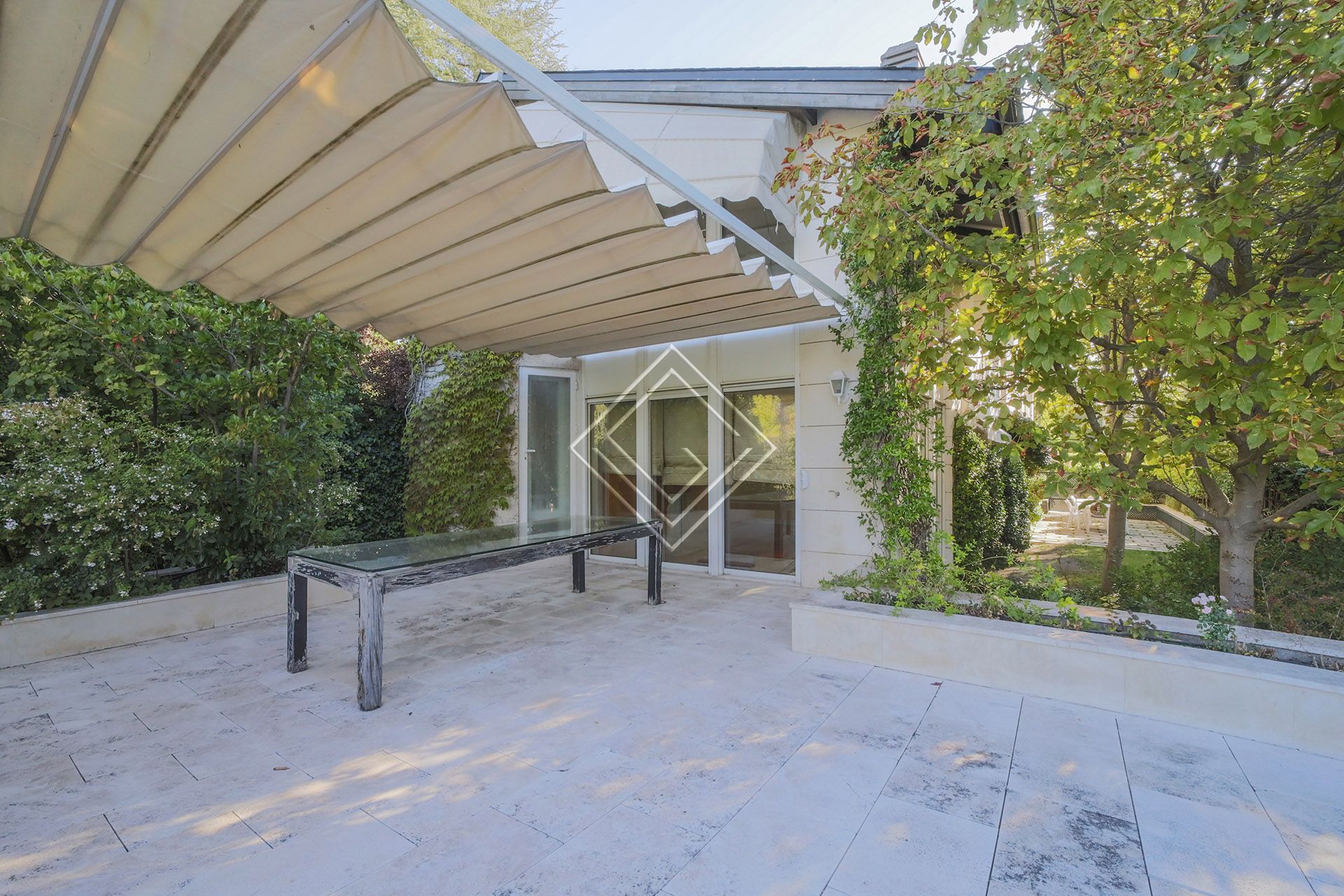 Jardí de Casa o xalet en venda en  Madrid Capital amb Aire condicionat, Calefacció i Jardí privat