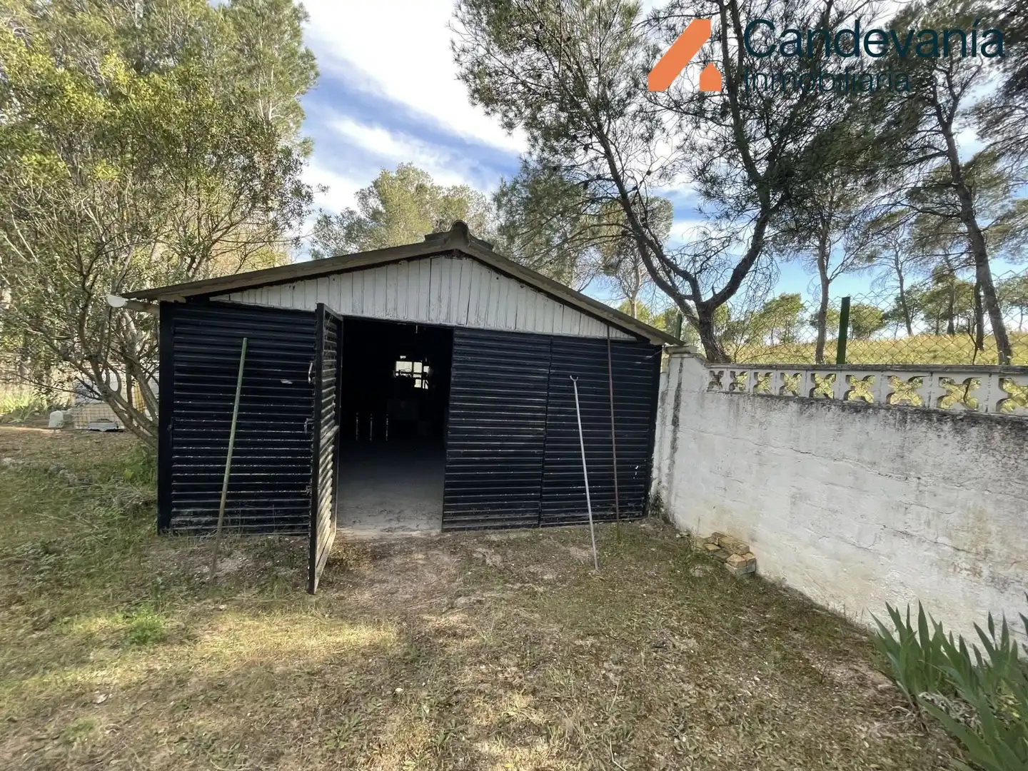 Parking de Finca rústica en venta en Zuera con Jardín privado
