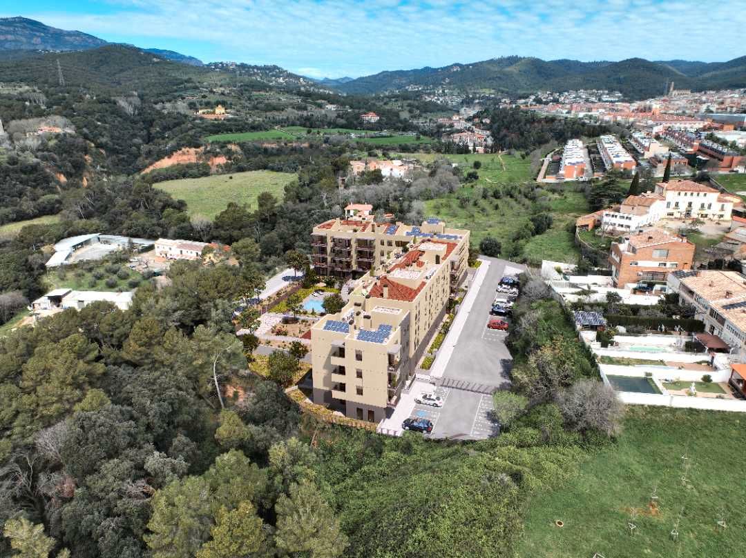 Exterior view of Planta baja for sale in Castellar del Vallès  with Air Conditioner, Heating and Private garden