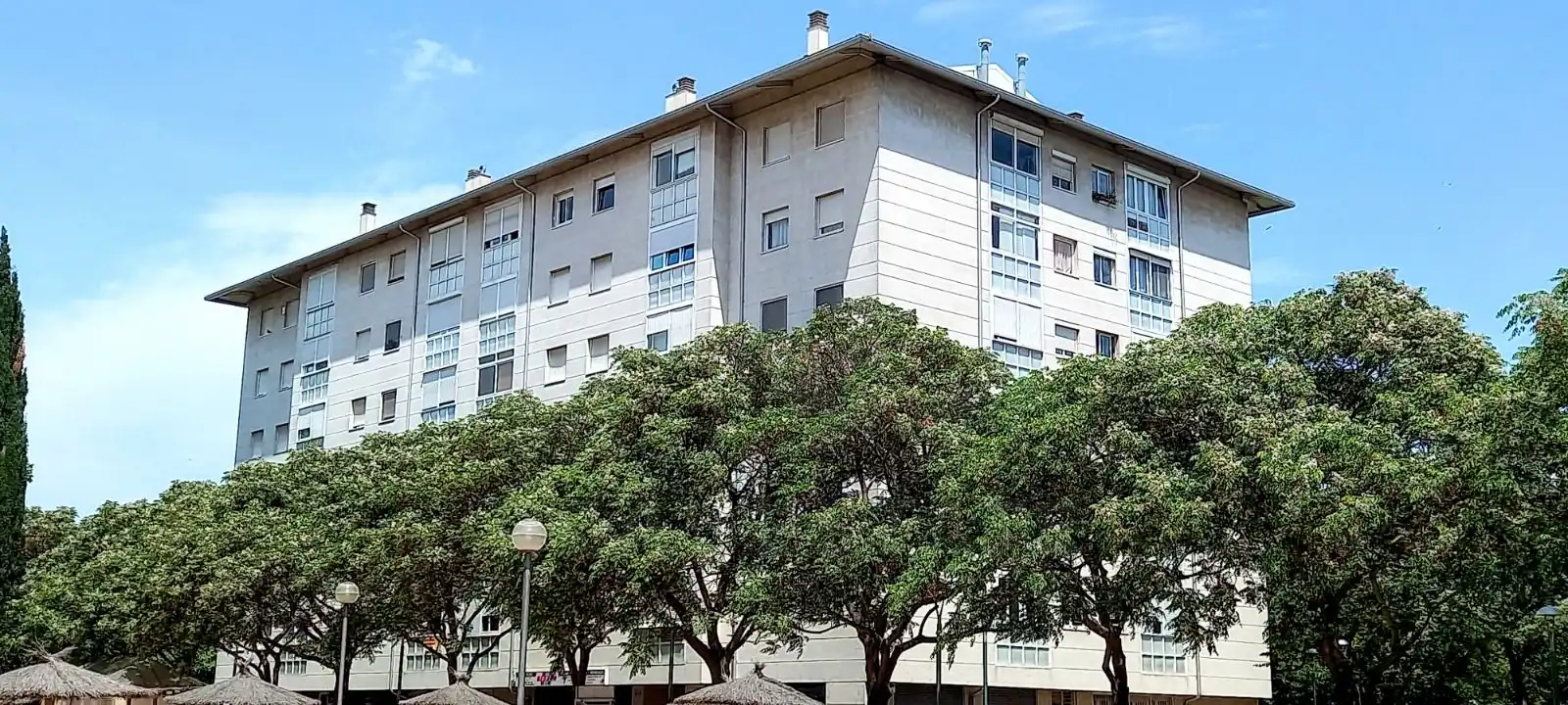 Exterior view of Flat for sale in Cerdanyola del Vallès  with Air Conditioner, Heating and Swimming Pool