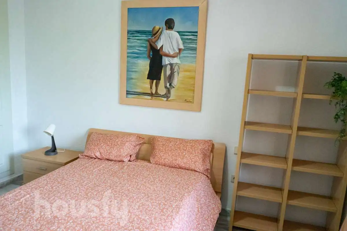 Schlafzimmer von Wohnung zur Miete in Sevilla mit Klimaanlage, Heizung und Terrasse