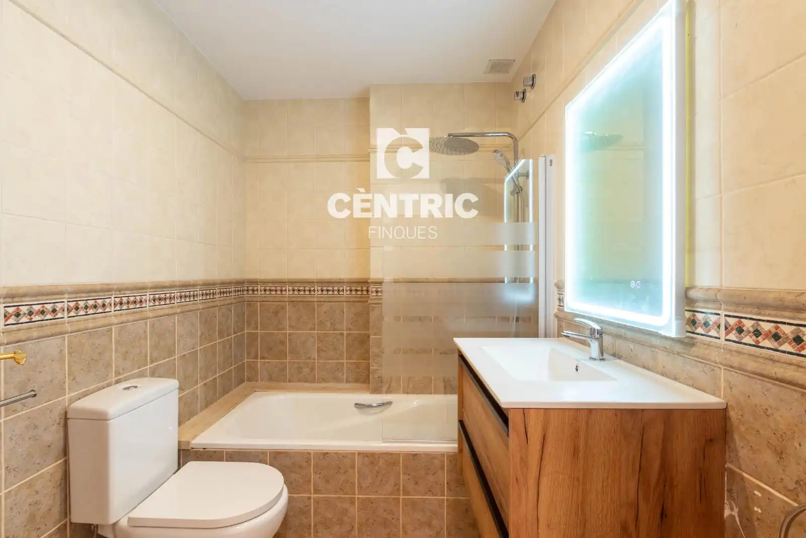 Bany de Casa o xalet en venda en Castellar del Vallès amb Aire condicionat, Calefacció i Terrassa