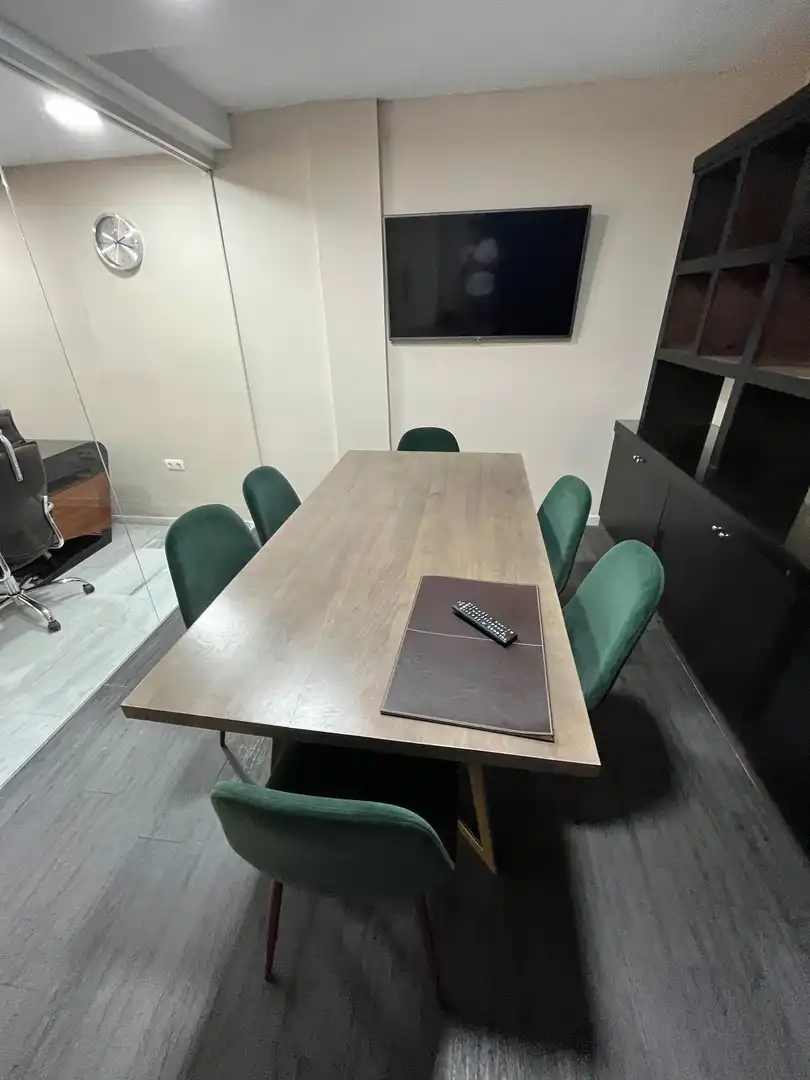 Esszimmer von Büro zur Miete in Marbella mit Klimaanlage, Heizung und Möbliert