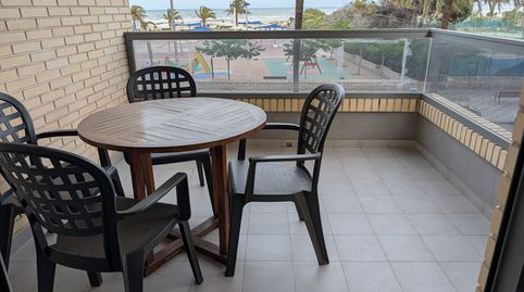 Piso semi nuevo en primera línea de playa