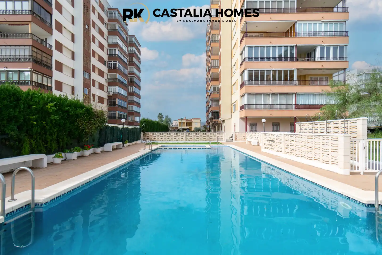 Vista exterior de Apartamento en venta en Benicasim / Benicàssim con Terraza y Piscina comunitaria