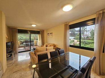 Apartment with pool for sale in Calle Geranio 98