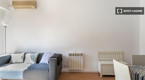 Foto 2 de Apartament per a compartir a Pubilla Cases, Barcelona