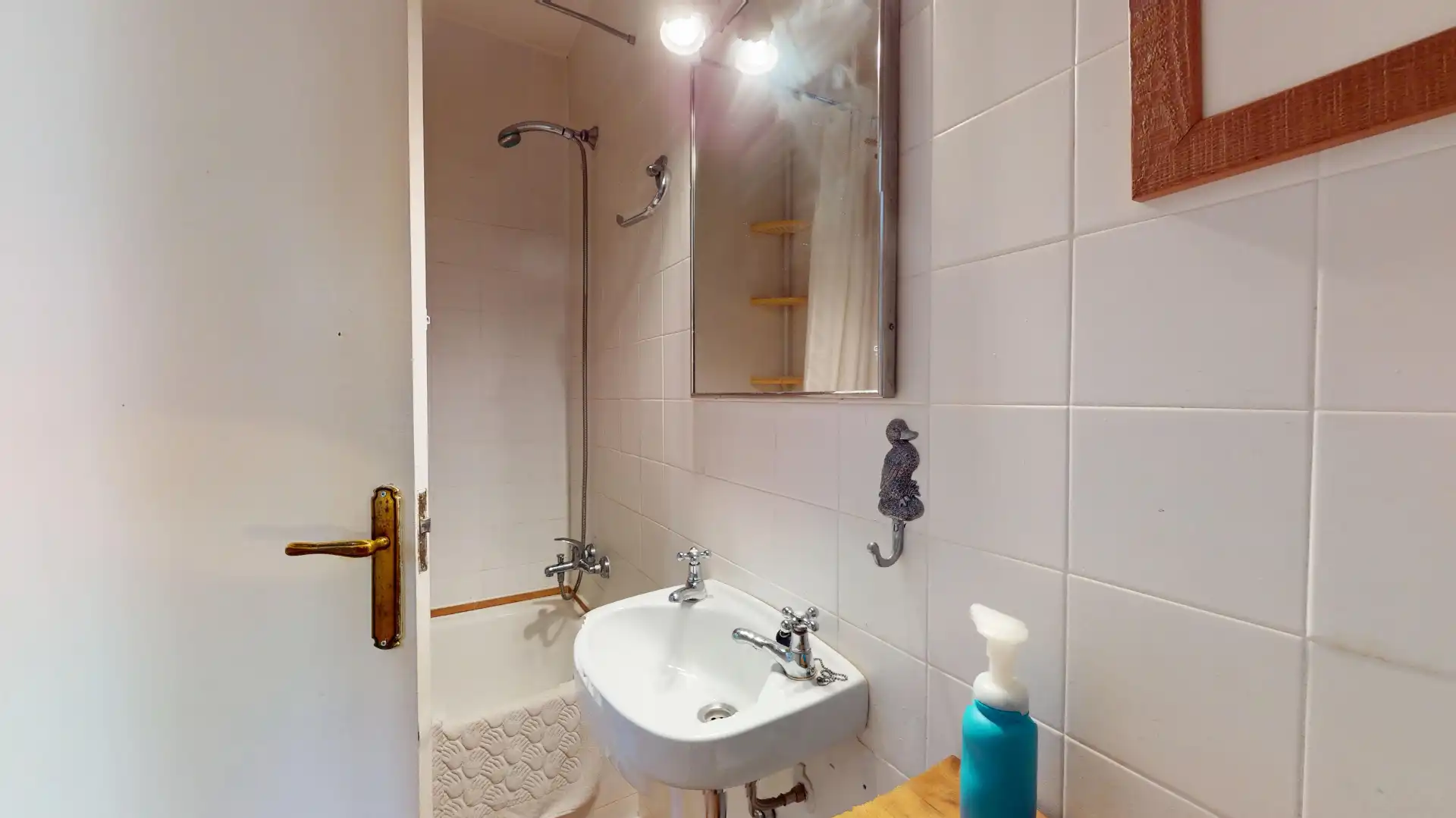 Bany de Àtic en venda en La Febró amb Calefacció, Terrassa i Forn