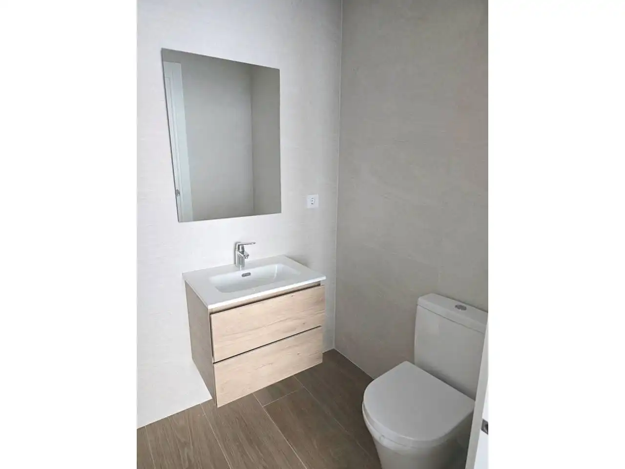 Badezimmer von Geschaftsraum zur Miete in Valencia mit Klimaanlage