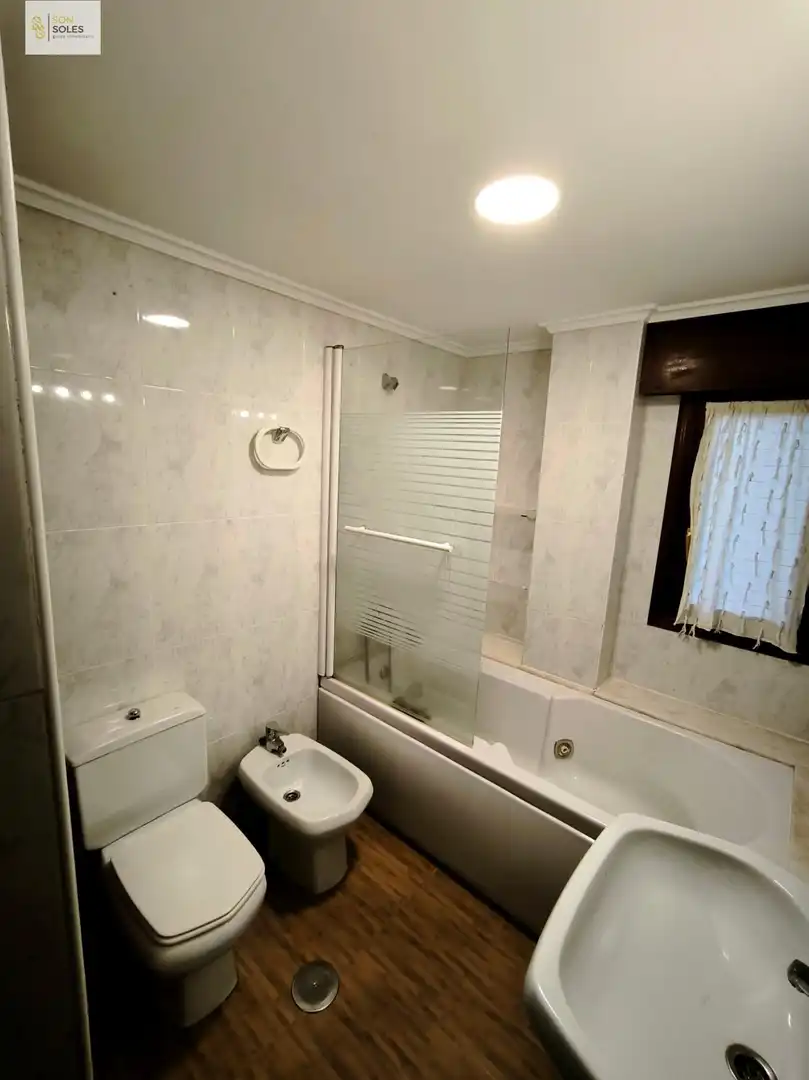 Bathroom of Flat for rent in Santander  with Heating, Parquet flooring and Terrace