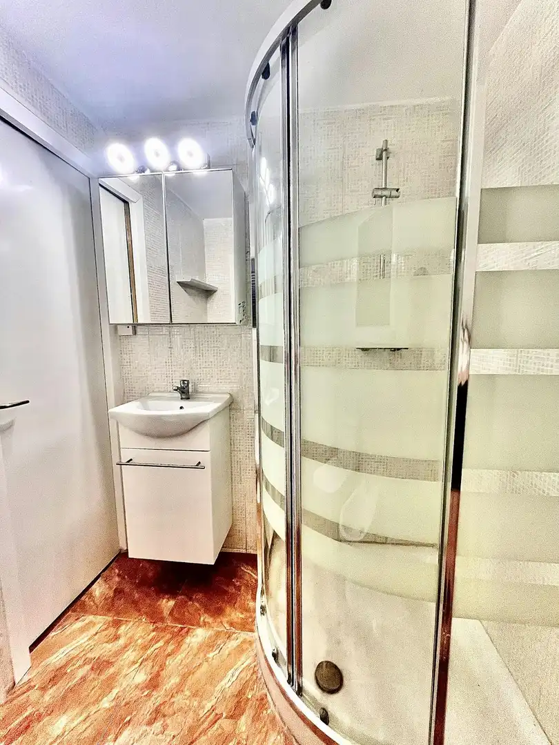 Bathroom of Flat for rent in Barcelona  with Heating, Private garden and Furnished