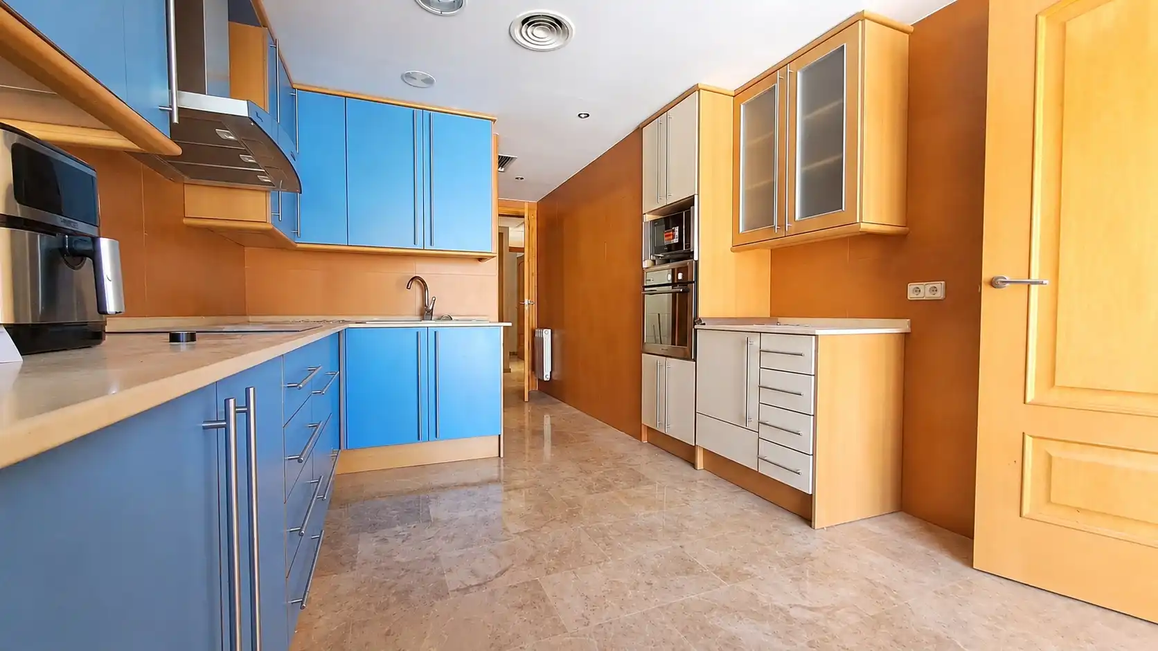 Cocina de Casa o chalet en venta en Salou con Aire acondicionado, Calefacción y Jardín privado