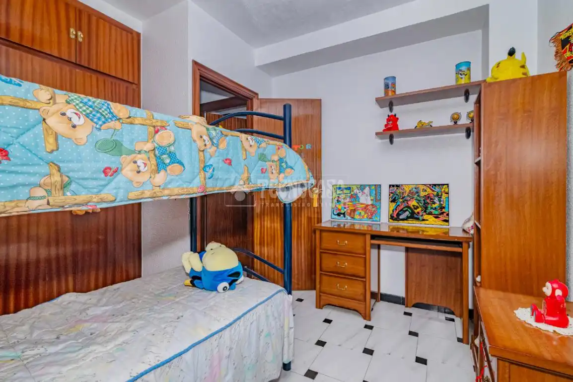 Habitación de Casa adosada en venta en Rute con Terraza y Balcón