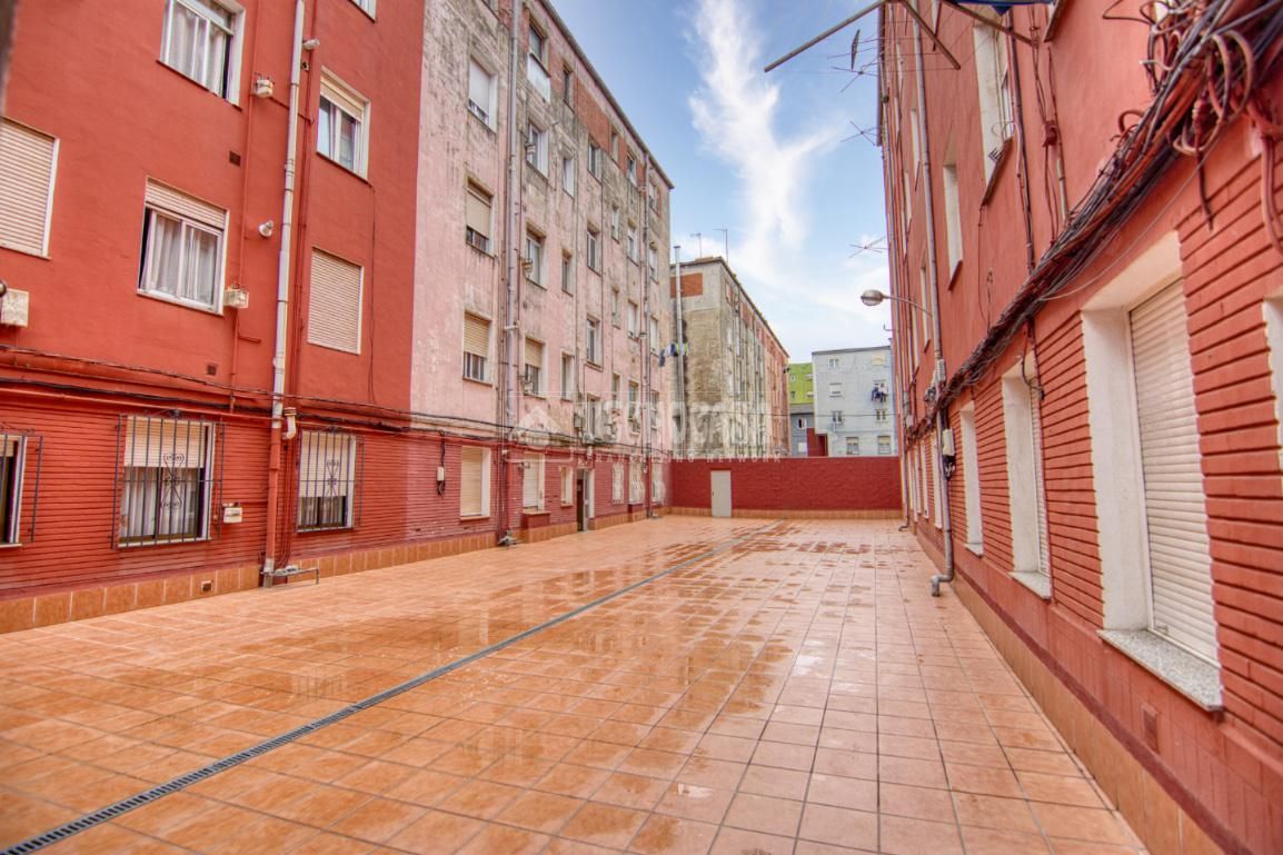 Vista exterior de Pis en venda en Santander