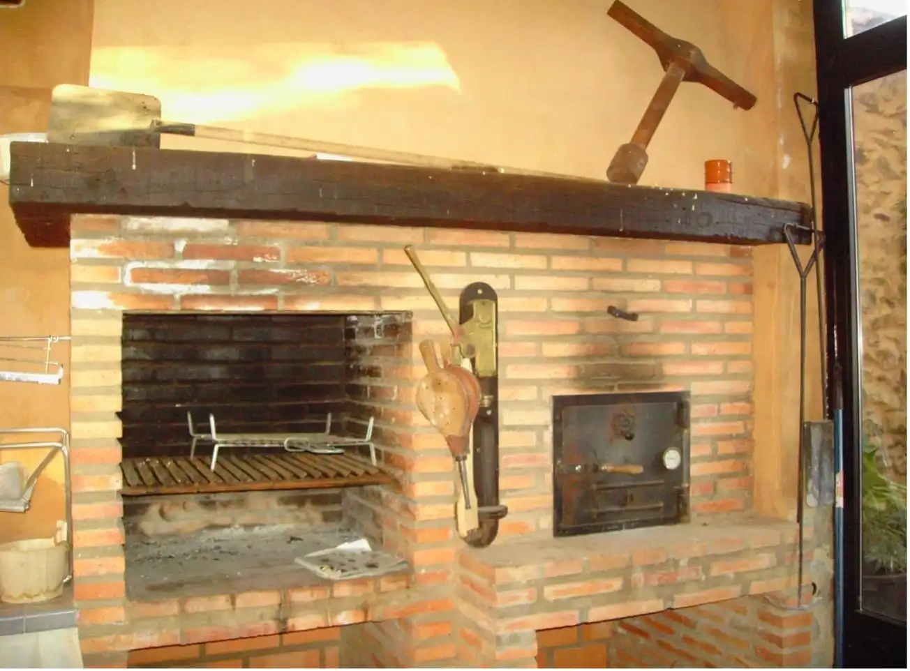 Casa o chalet en venta en Calera de León con Jardín privado, Terraza y Amueblado