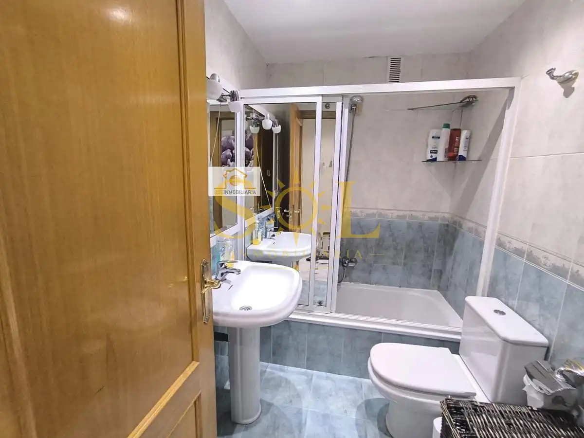 Baño de Piso en venta en Ponferrada con Calefacción, Parquet y Trastero