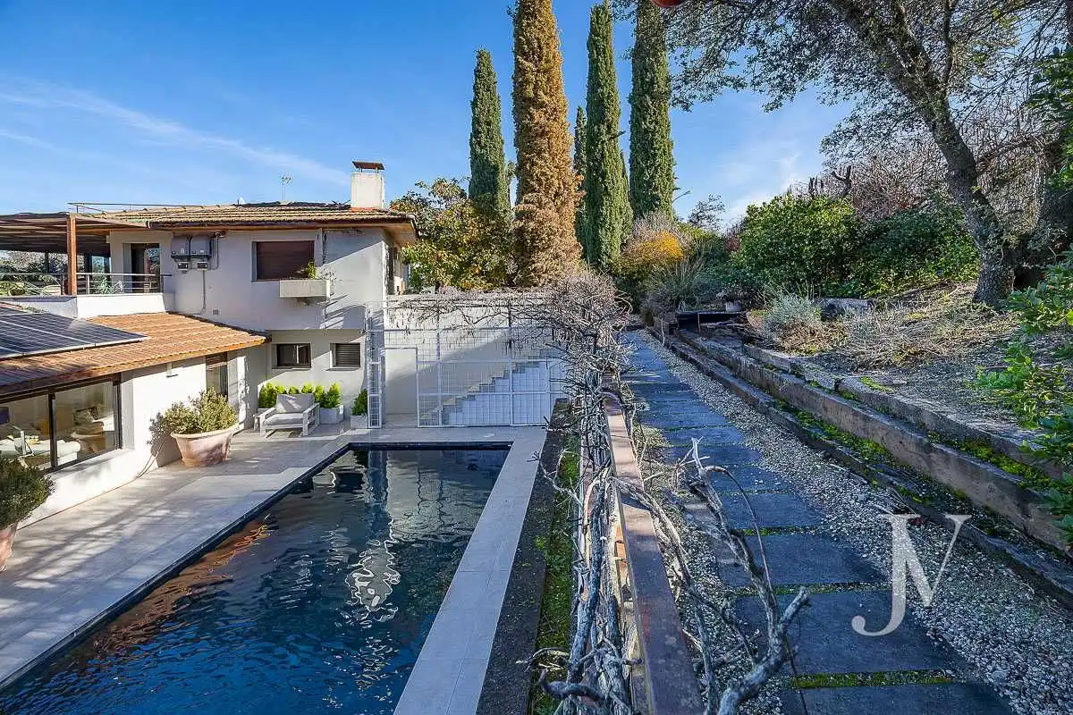Piscina de Casa o chalet en venta en Ciudalcampo con Aire acondicionado, Calefacción y Jardín privado