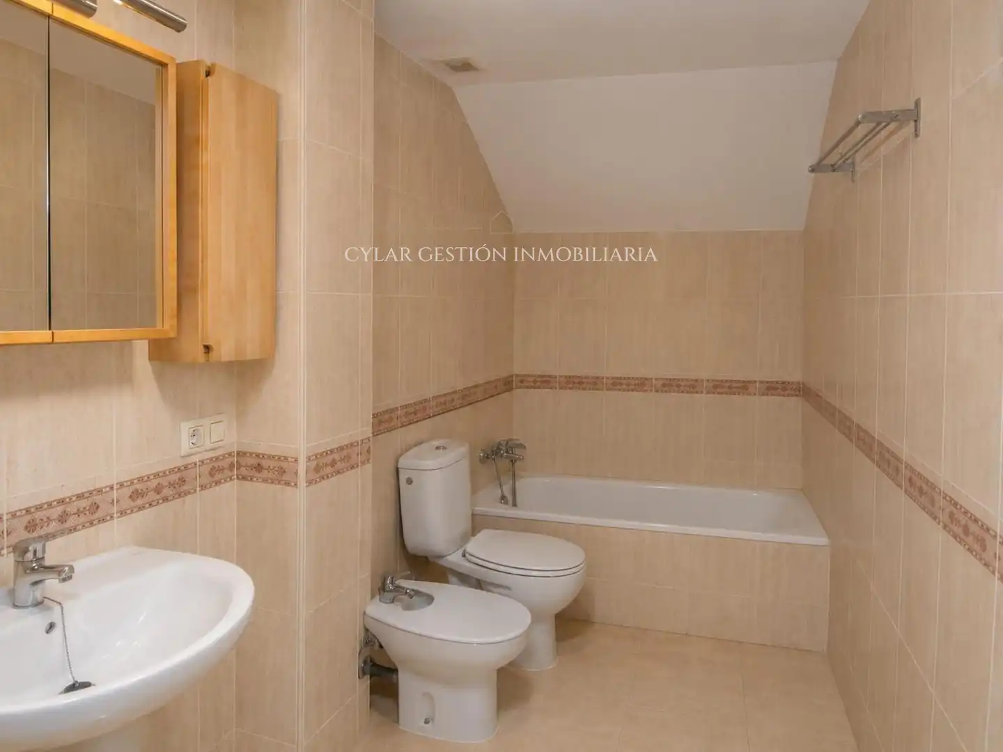 Baño de Ático en venta en Mozárbez con Calefacción, Terraza y Balcón