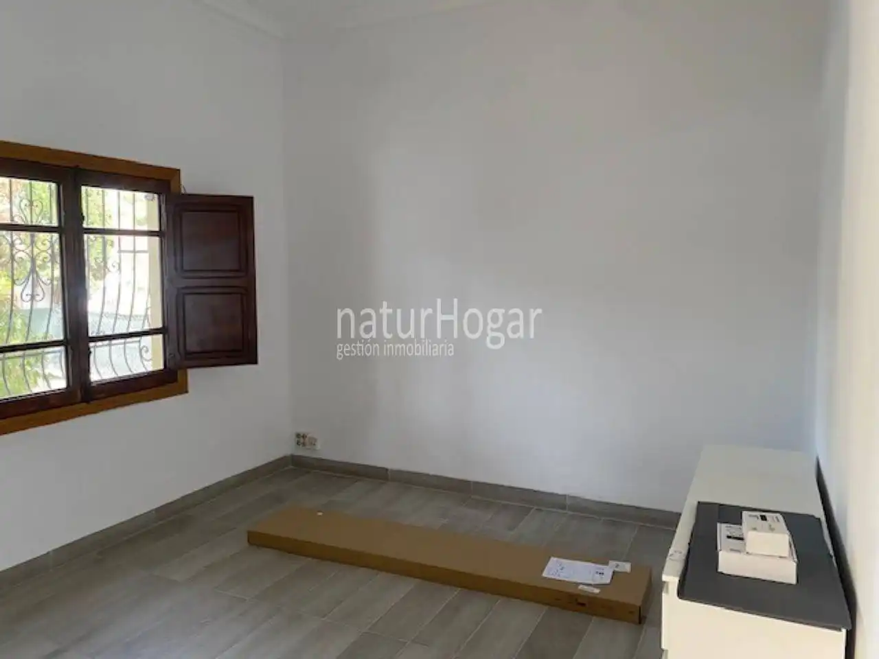 Haus oder Chalet zur Miete in Paterna mit Klimaanlage, Privatgarten und Terrasse