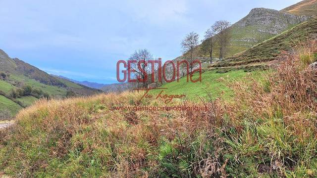 Casa-chalet en Venta en Soba