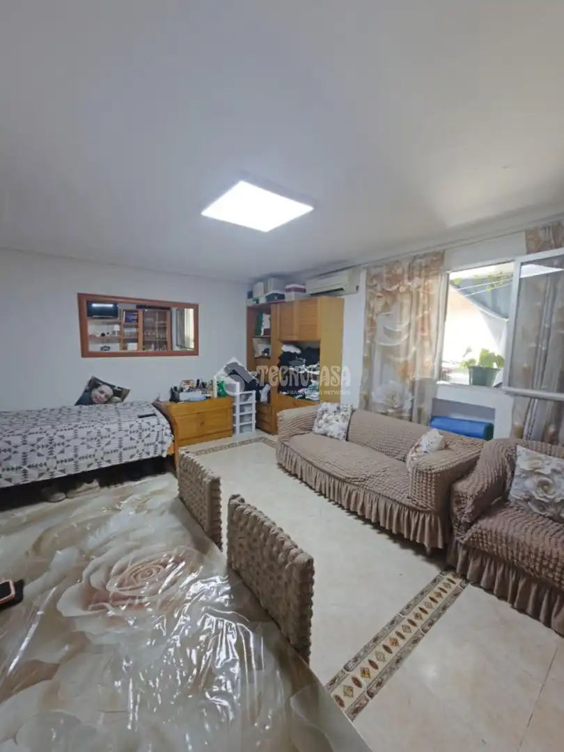 Flat for sale in Villaverde