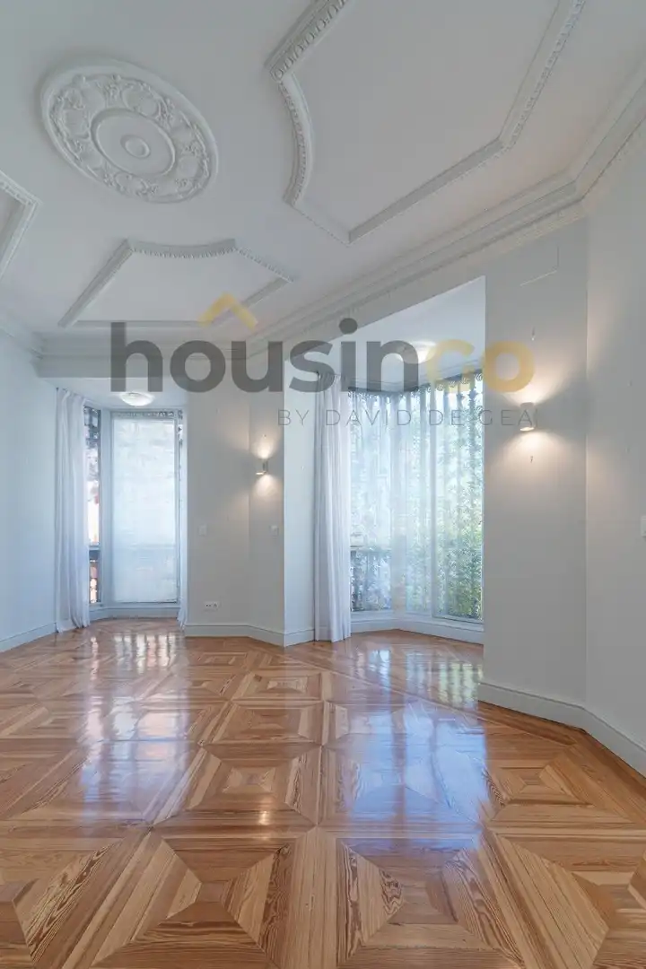 Exterior view of Flat for rent in Madrid  with Air Conditioner, Heating and Terrace