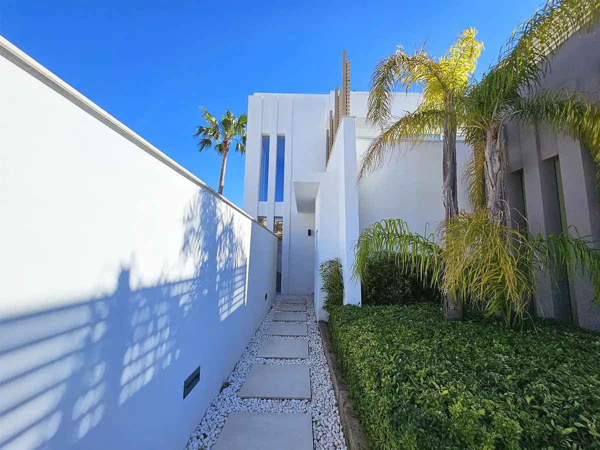 Chalet con piscina en venta en Riviera del Sol, imagen 3