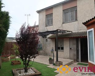 Exterior view of Single-family semi-detached for sale in Vallirana  with Terrace