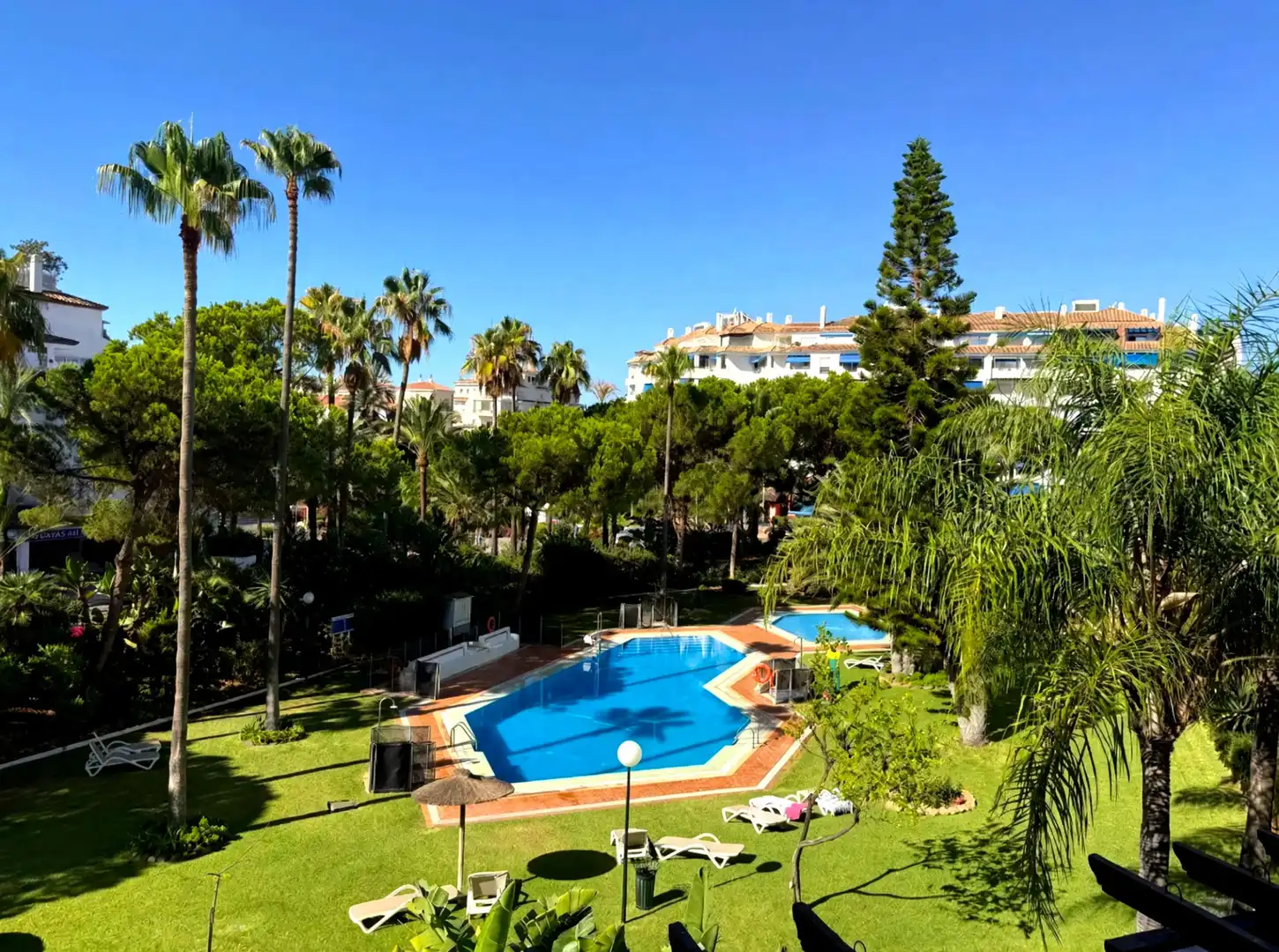 Apartment with pool for sale in Nueva Andalucía