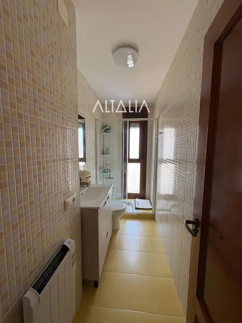 Bathroom of Houses for sale in Osa de la Vega  with Air Conditioner, Heating and Terrace