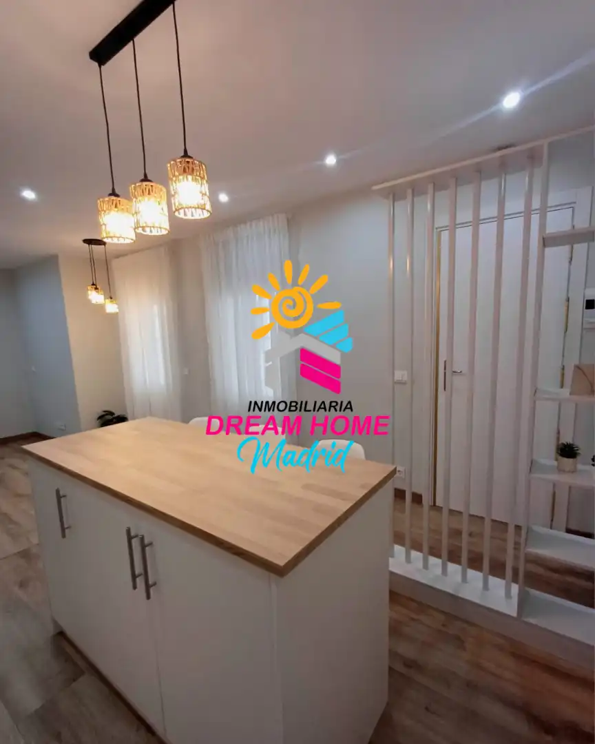 Vista exterior de Piso en venta en Madrid con Aire acondicionado y Horno