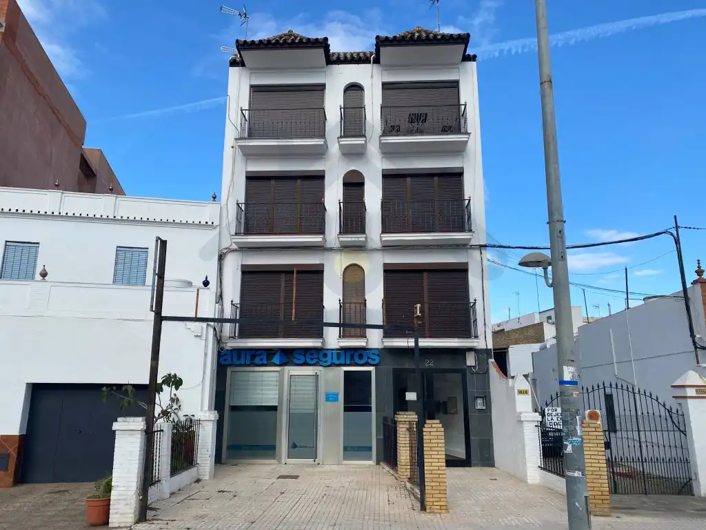 Vista exterior de Piso en venta en Los Palacios y Villafranca