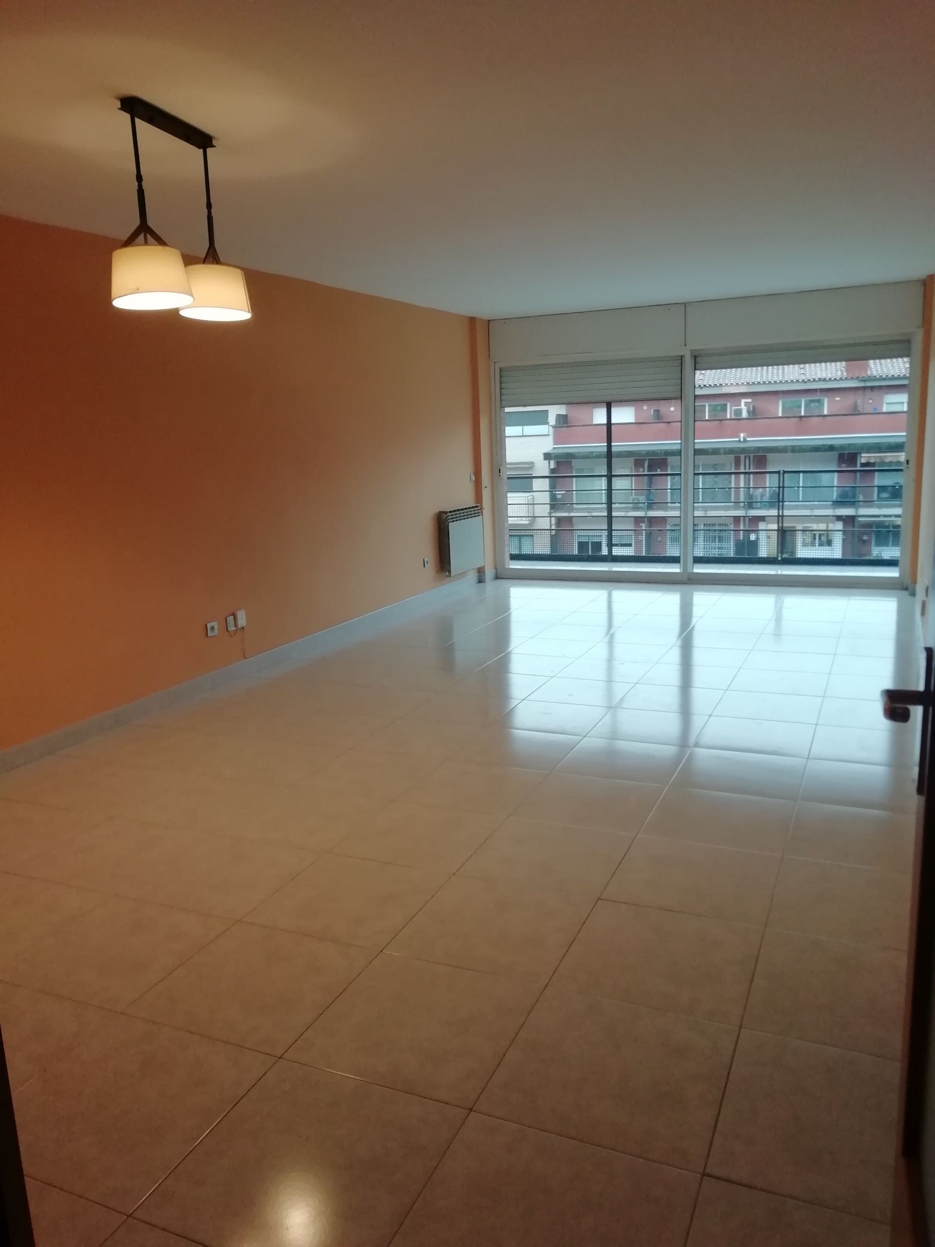 Piso de alquiler en Girona Capital con Calefacción y Terraza